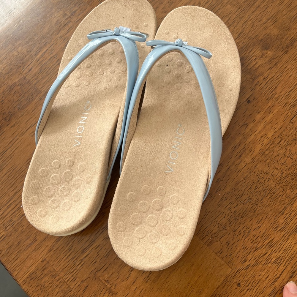 Vionic Women's Light Blue and Beige Sandals